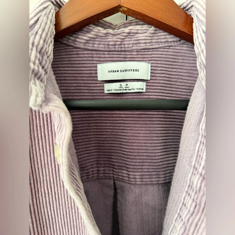 Urban Outfitters Lavender Oversized Corduroy Button Down Shirt 100% Cotton S - Picture 6 of 7